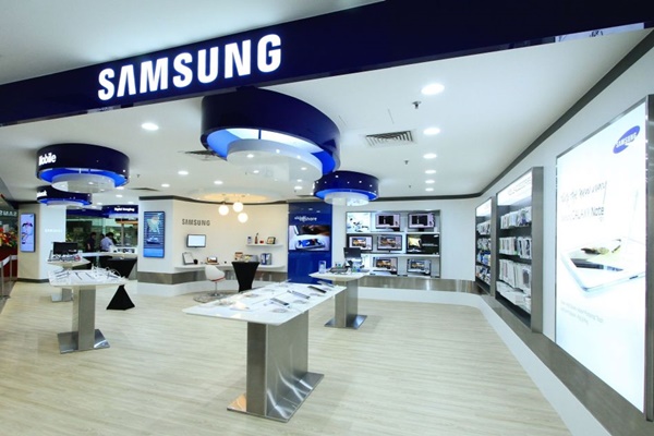Cửa hàng trưng bày các sản phẩm công nghệ của Samsung.