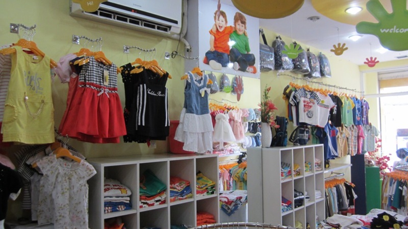 Các chủ shop bán hàng quần áo trẻ em có thể hợp tác với các cơ sở gia công để có nguồn hàng tốt